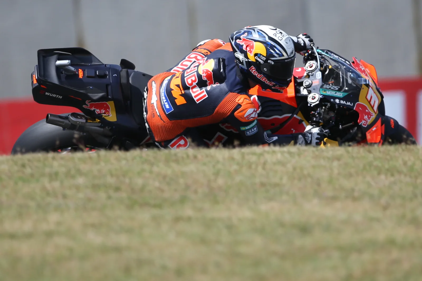 #37 Pedro Acosta, SPA, Red Bull KTM Factory Racing during the Michelin Grand Prix de France at Bugatti circuit, Le Mans, France
