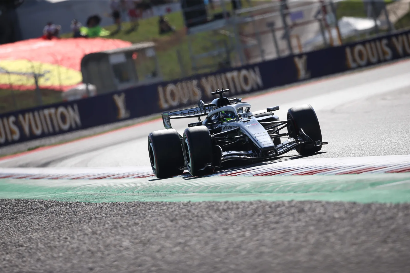Antonelli delivers when it matters most to seize Monaco pole