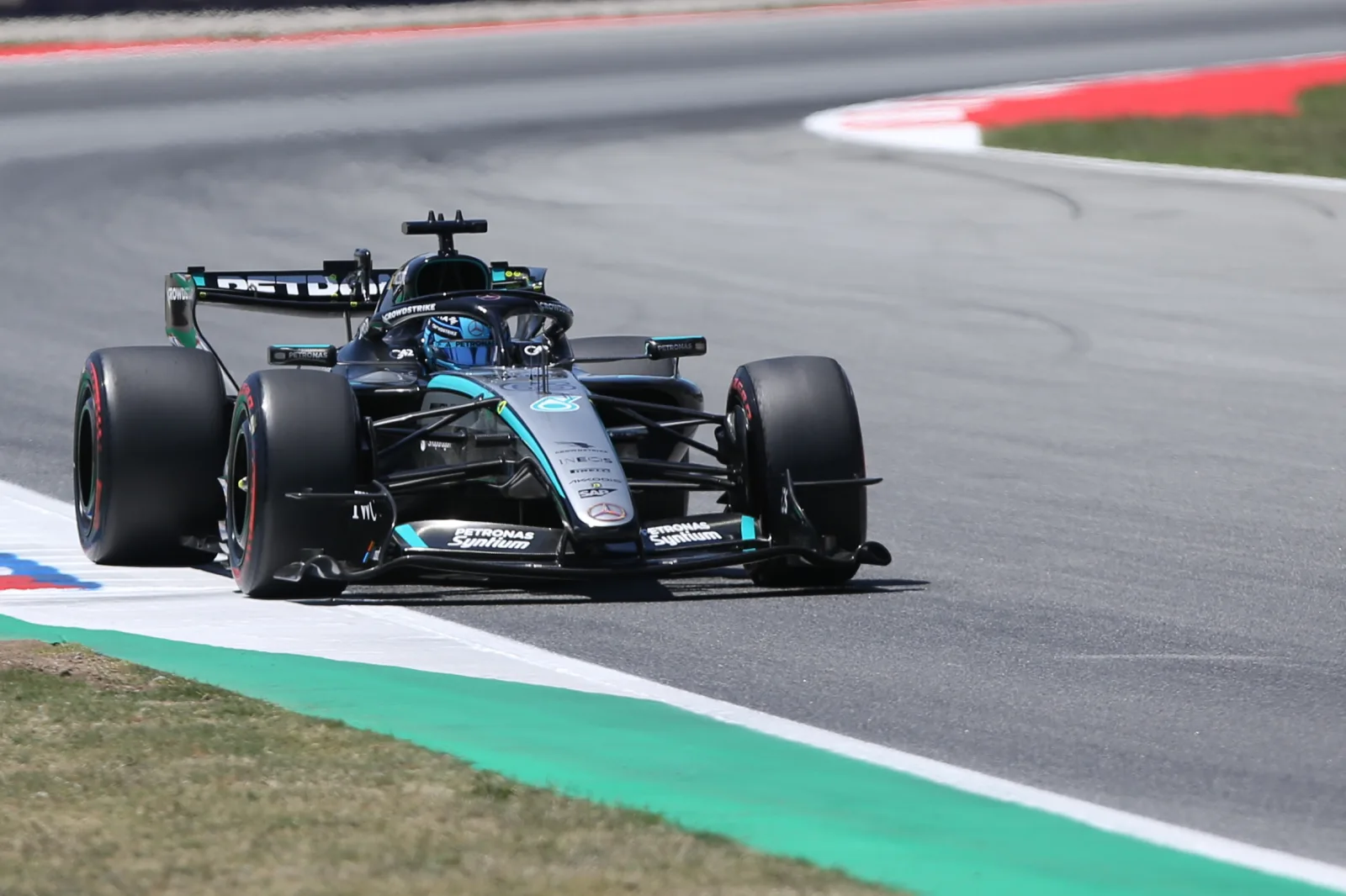 Russell claims dramatic Austrian pole as Ferrari surge and Verstappen crashes